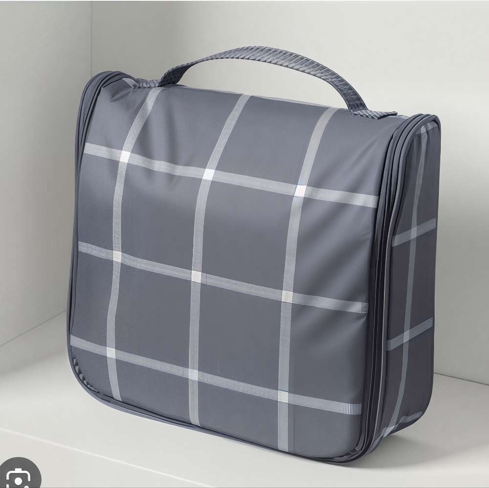 Hanging Traveler Case (Grey Windowpane)